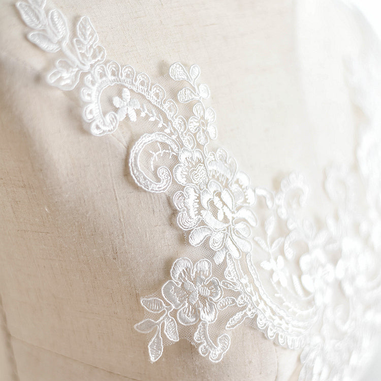 V-neck Lace Patch Wedding Dress Performance Dress Fairy Dress Front and Back Handmade DIY Flower Material