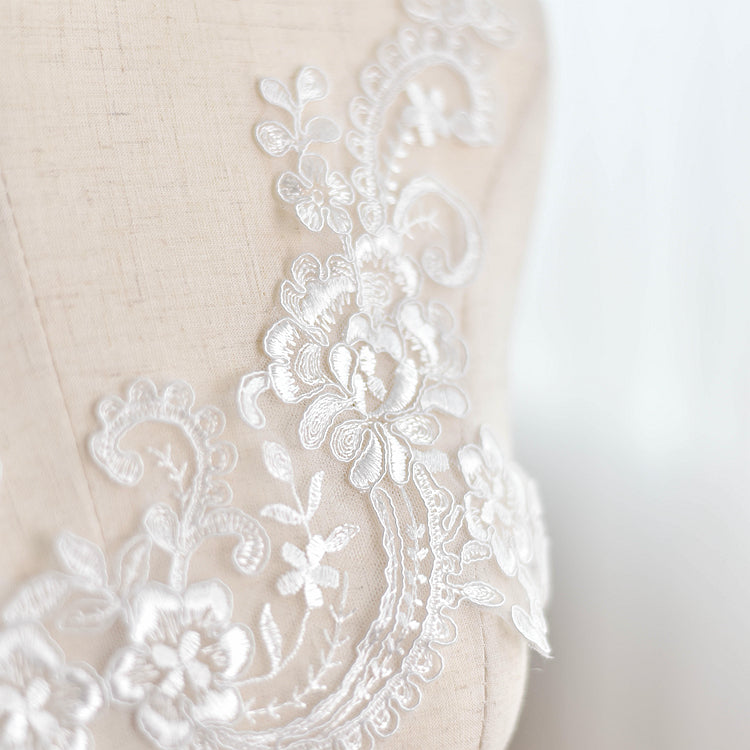 V-neck Lace Patch Wedding Dress Performance Dress Fairy Dress Front and Back Handmade DIY Flower Material