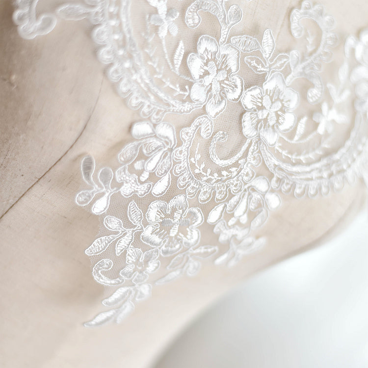 V-neck Lace Patch Wedding Dress Performance Dress Fairy Dress Front and Back Handmade DIY Flower Material